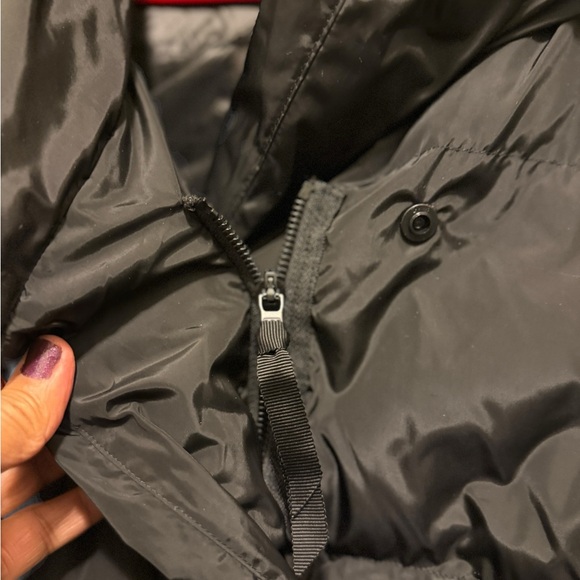 Alia Black Puffer Vest, new WITHOUT TAG - Picture 9 of 11